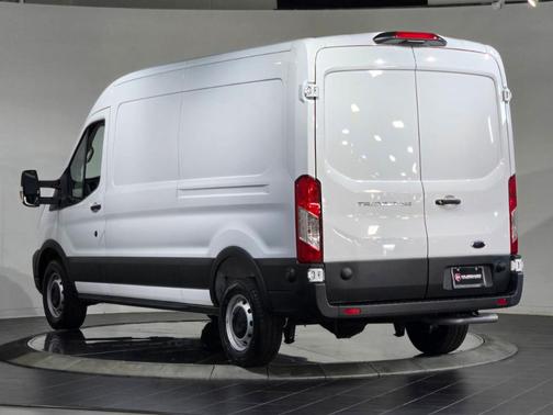 2025 Ford Transit-250 148 WB Medium Roof Cargo
