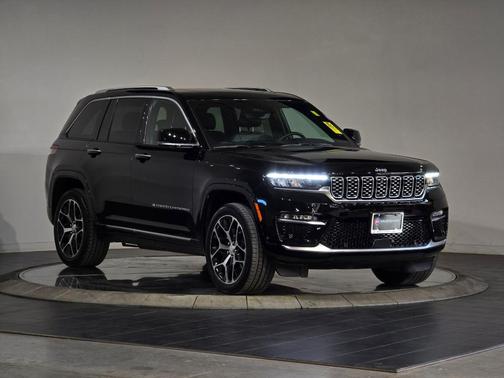 2022 Jeep Grand Cherokee Summit