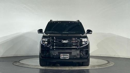 Agate Black Metallic 2026 Ford Expedition Max Platinum