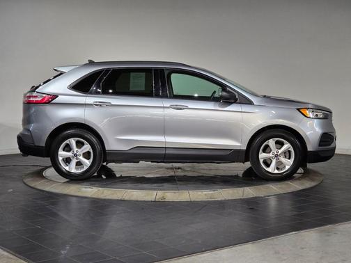 2020 Ford Edge SE