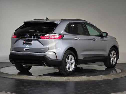 2020 Ford Edge SE