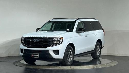 Space Silver 2026 Ford Expedition Active