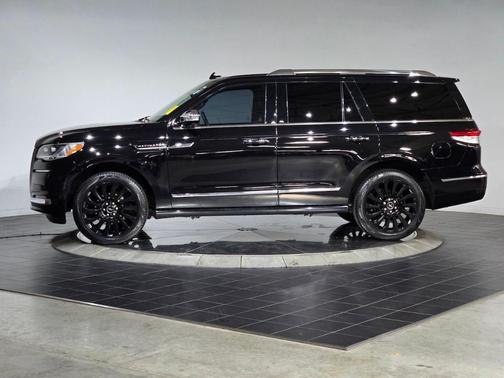2022 Lincoln Navigator Black Label