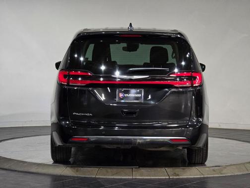 2023 Chrysler Pacifica Touring-L