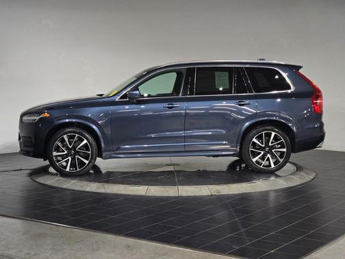 2020 Volvo XC90 T6 Momentum 7 Passenger