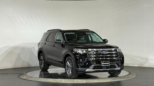 Agate Black Metallic 2026 Ford Explorer Active