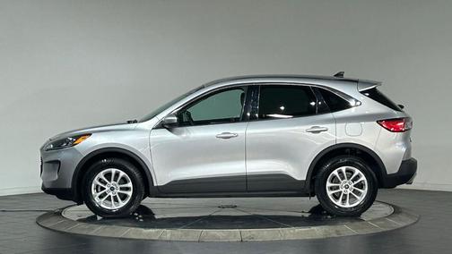 Ingot Silver Metallic 2020 Ford Escape SE