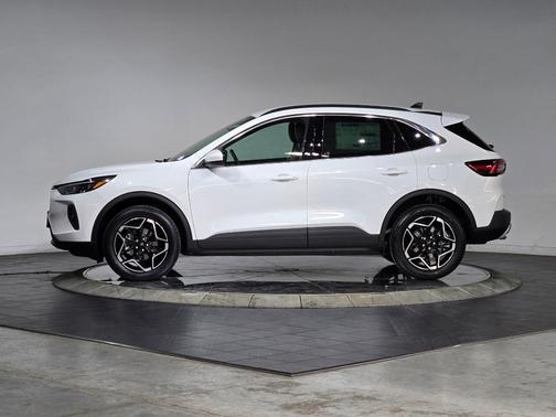 2026 Ford Escape Platinum