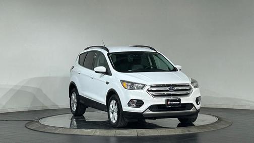 Oxford White 2018 Ford Escape SE