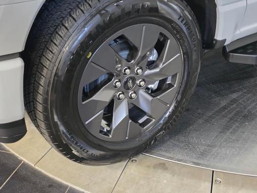2024 Ford F-150 Lightning Flash