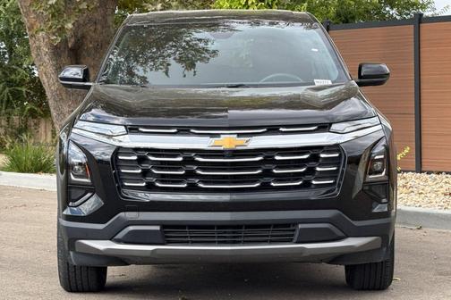 Mosaic Black Metallic 2026 Chevrolet Equinox 1LT