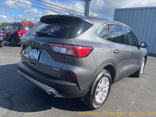 2021 Ford Escape SE