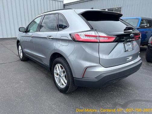 2022 Ford Edge SE