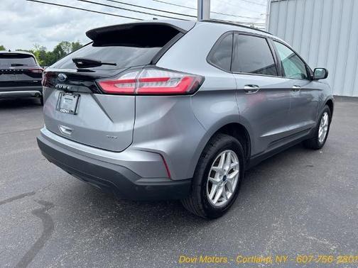 2022 Ford Edge SE