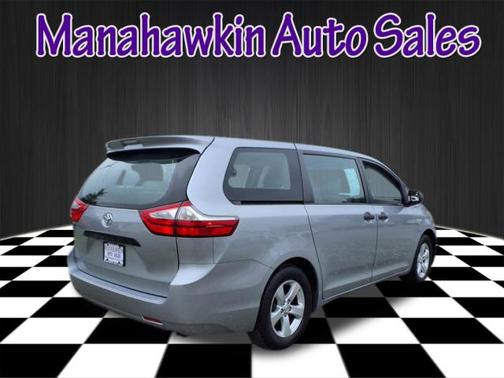 2017 Toyota Sienna SE