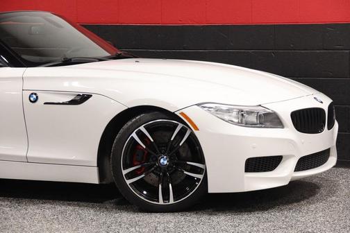 Alpine White 2014 BMW Z4 sDrive35i