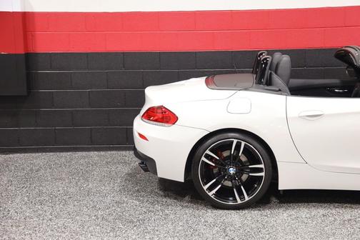 Alpine White 2014 BMW Z4 sDrive35i