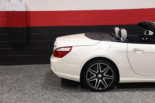 2015 Mercedes-Benz SL-Class AMG Sport White Arrow Edition 2dr Roadster
