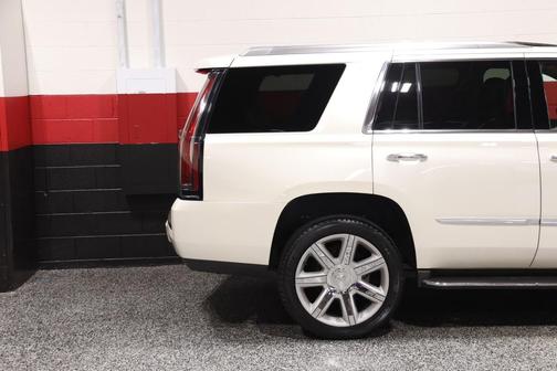 White Diamond Tricoat 2015 Cadillac Escalade Luxury
