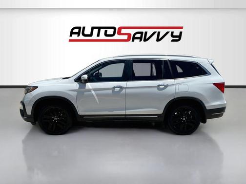Platinum White Pearl 2021 Honda Pilot Touring 8-Passenger