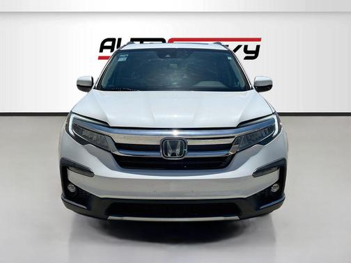 Platinum White Pearl 2021 Honda Pilot Touring 8-Passenger