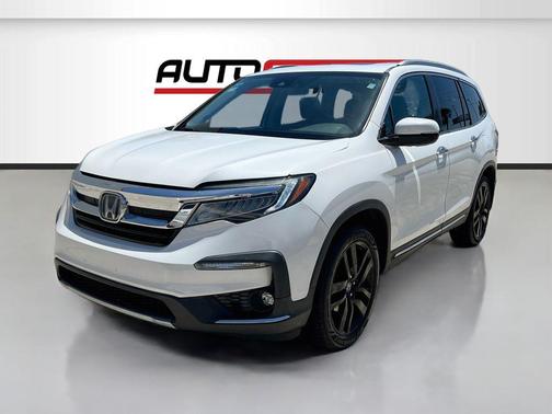 Platinum White Pearl 2021 Honda Pilot Touring 8-Passenger
