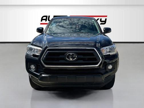 Midnight Black Metallic 2022 Toyota Tacoma SR5