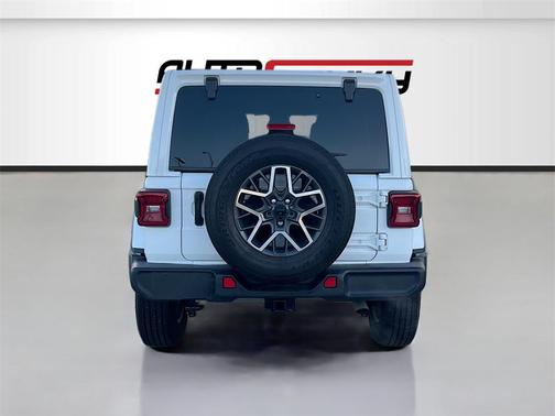 2024 Jeep Wrangler 4-Door Sahara 4x4