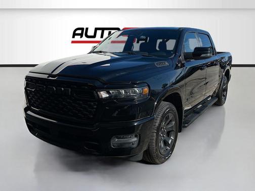 Diamond Black Crystal Pearlcoat 2025 RAM 1500 Big Horn/Lone Star