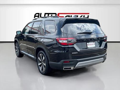 2023 Honda Pilot Touring 8-Passenger