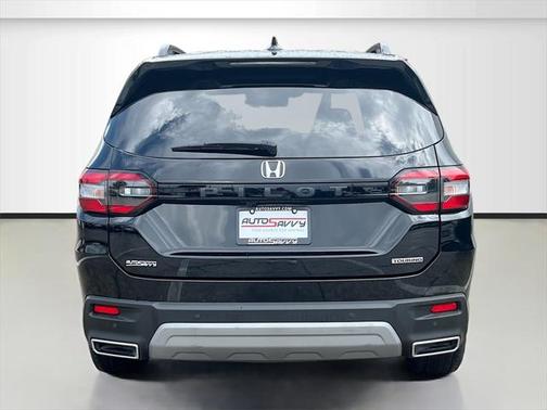 2023 Honda Pilot Touring 8-Passenger
