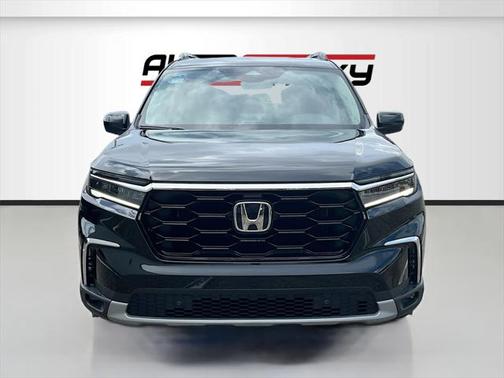 2023 Honda Pilot Touring 8-Passenger