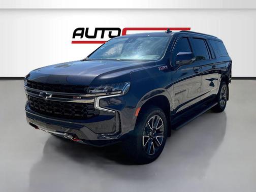 Dark Ash Metallic 2024 Chevrolet Suburban 4WD Z71