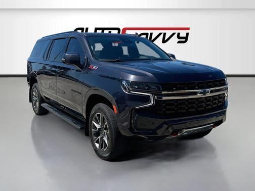 Dark Ash Metallic 2024 Chevrolet Suburban 4WD Z71