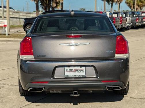 2015 Chrysler 300 Limited