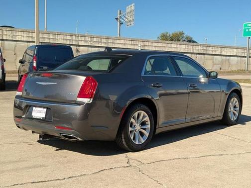 2015 Chrysler 300 Limited