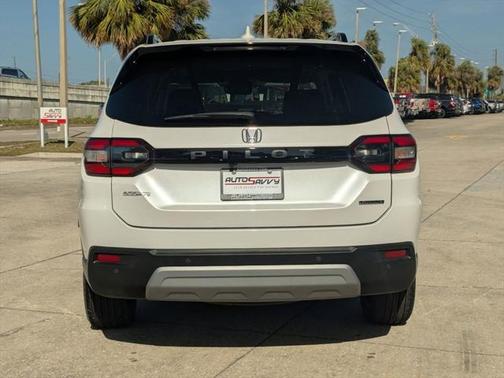 2023 Honda Pilot Touring 8-Passenger
