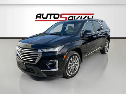 Mosaic Black Metallic 2023 Chevrolet Traverse Premier