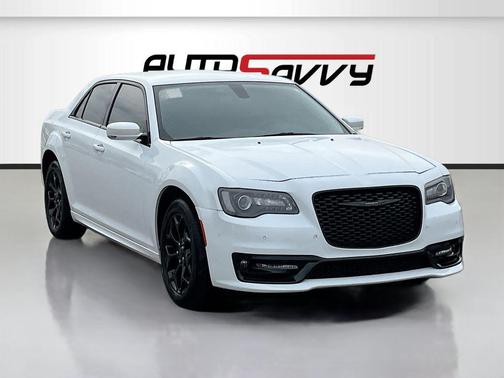 Bright White Clearcoat 2023 Chrysler 300 Touring