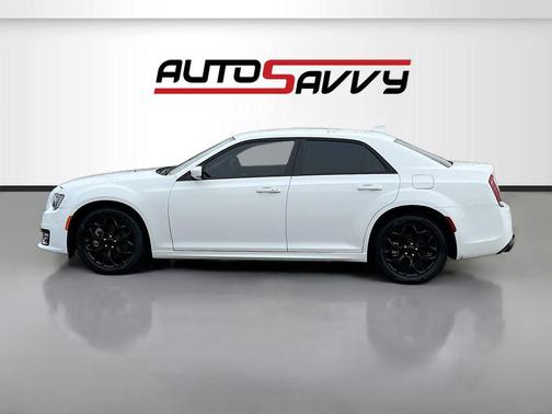 Bright White Clearcoat 2023 Chrysler 300 Touring