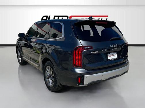2023 Kia Telluride LX