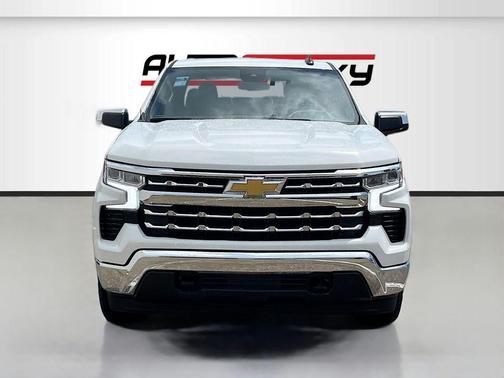 Summit White 2024 Chevrolet Silverado 1500 LT