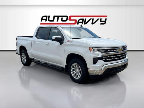 Summit White 2024 Chevrolet Silverado 1500 LT