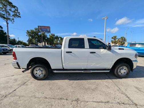 2024 RAM 2500 Tradesman Crew Cab 4x4 6'4' Box