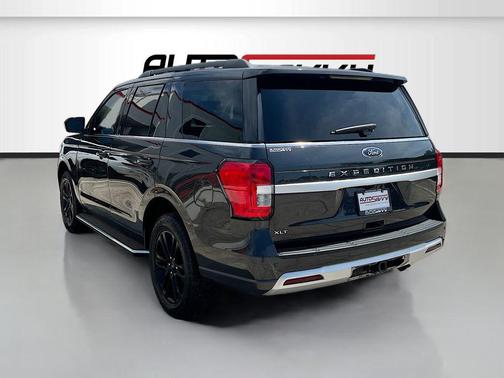 Dark Matter Metallic 2023 Ford Expedition XLT