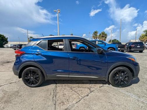2020 Nissan Kicks SR