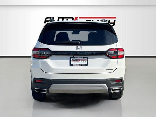 2024 Honda Pilot Touring 8-Passenger