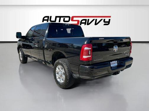 Diamond Black Crystal Pearlcoat 2023 RAM 3500 Laramie Mega Cab 4x4 6'4' Box