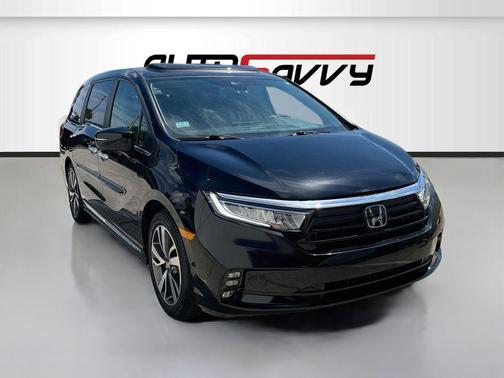 Crystal Black Pearl 2022 Honda Odyssey Touring