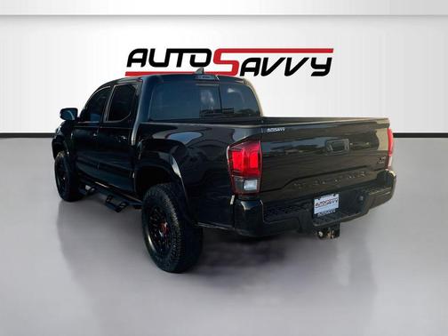 Midnight Black Metallic 2022 Toyota Tacoma SR5